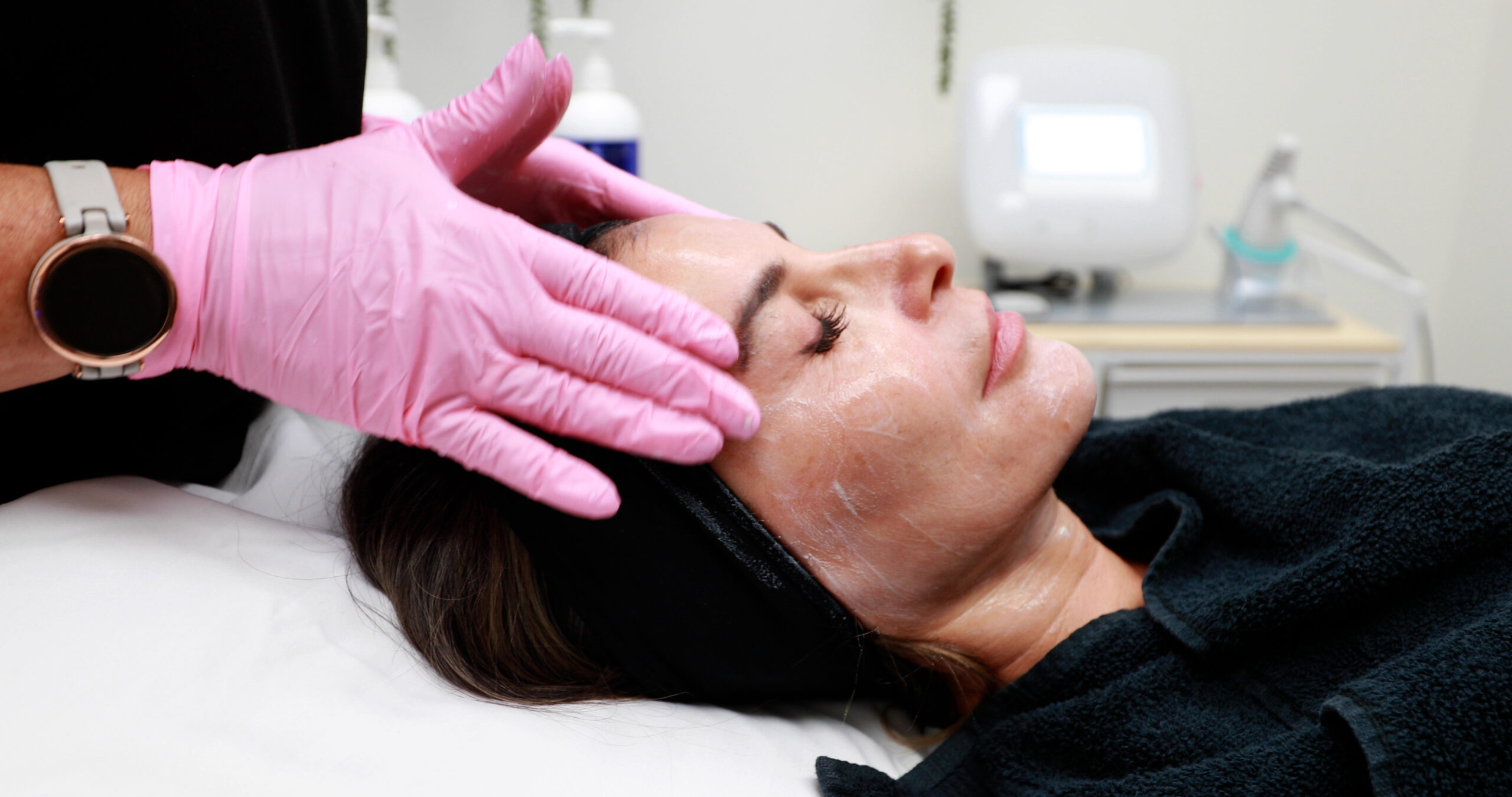 Top 5 Non-Surgical Anti-Aging Treatments That Actually Work